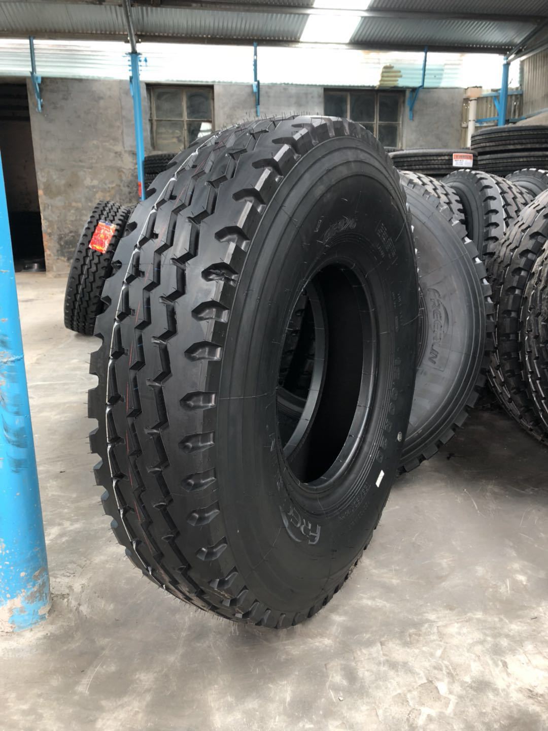 全钢丝大车轮胎12.00r20 24 耐温加厚 前四后八 载重卡车轮胎