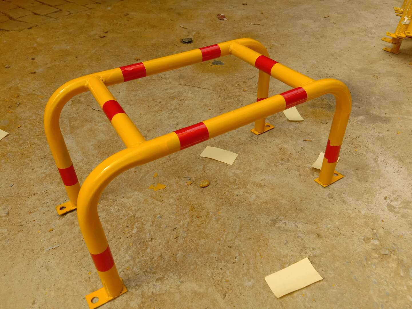 u型防撞栏天燃气管道防护设施 停车场保护架支持定做