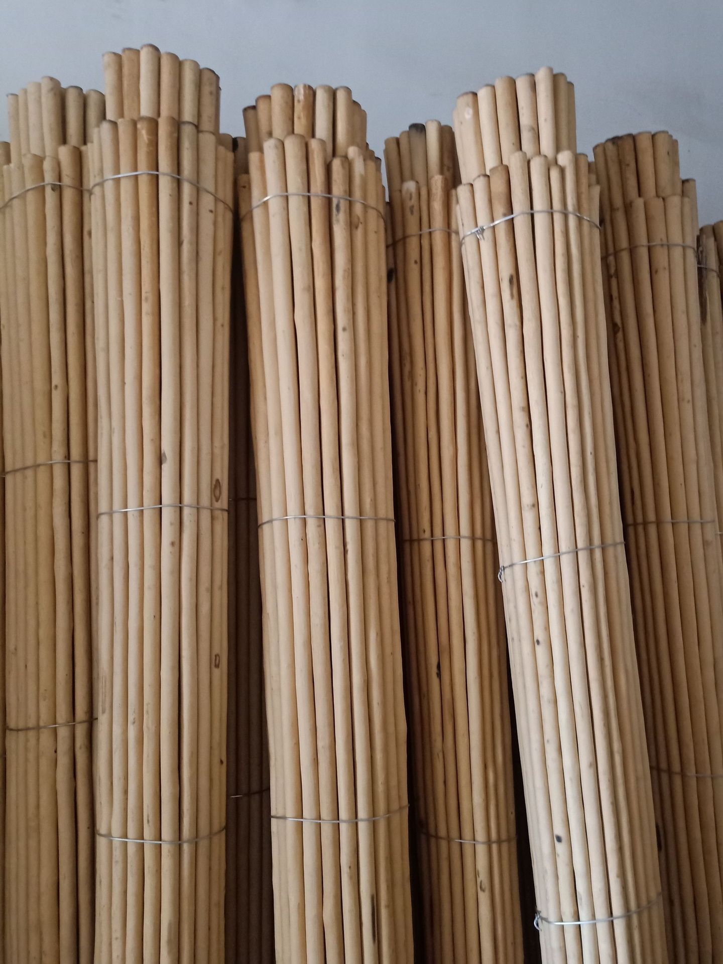 源头厂家 白蜡杆 武术棍 少林寺训练棍 武术学校用品