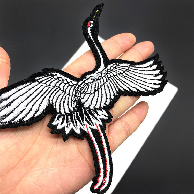 批发小号仙鹤刺绣布贴背胶补丁贴服装装饰贴花中国风电脑绣花贴定