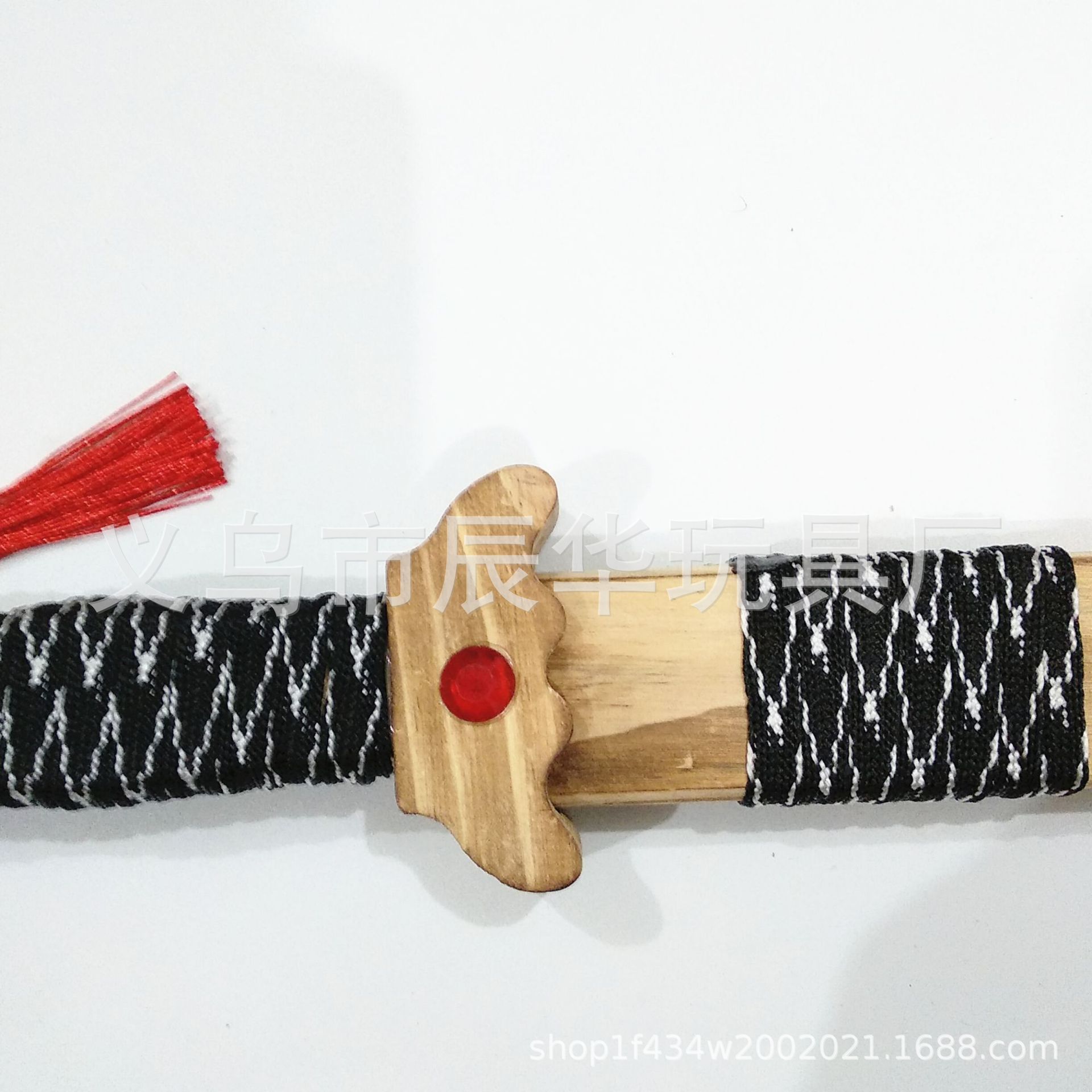 景区地摊热卖儿童玩具 木制绕带绳木剑剑木质武器刀剑模型兵器