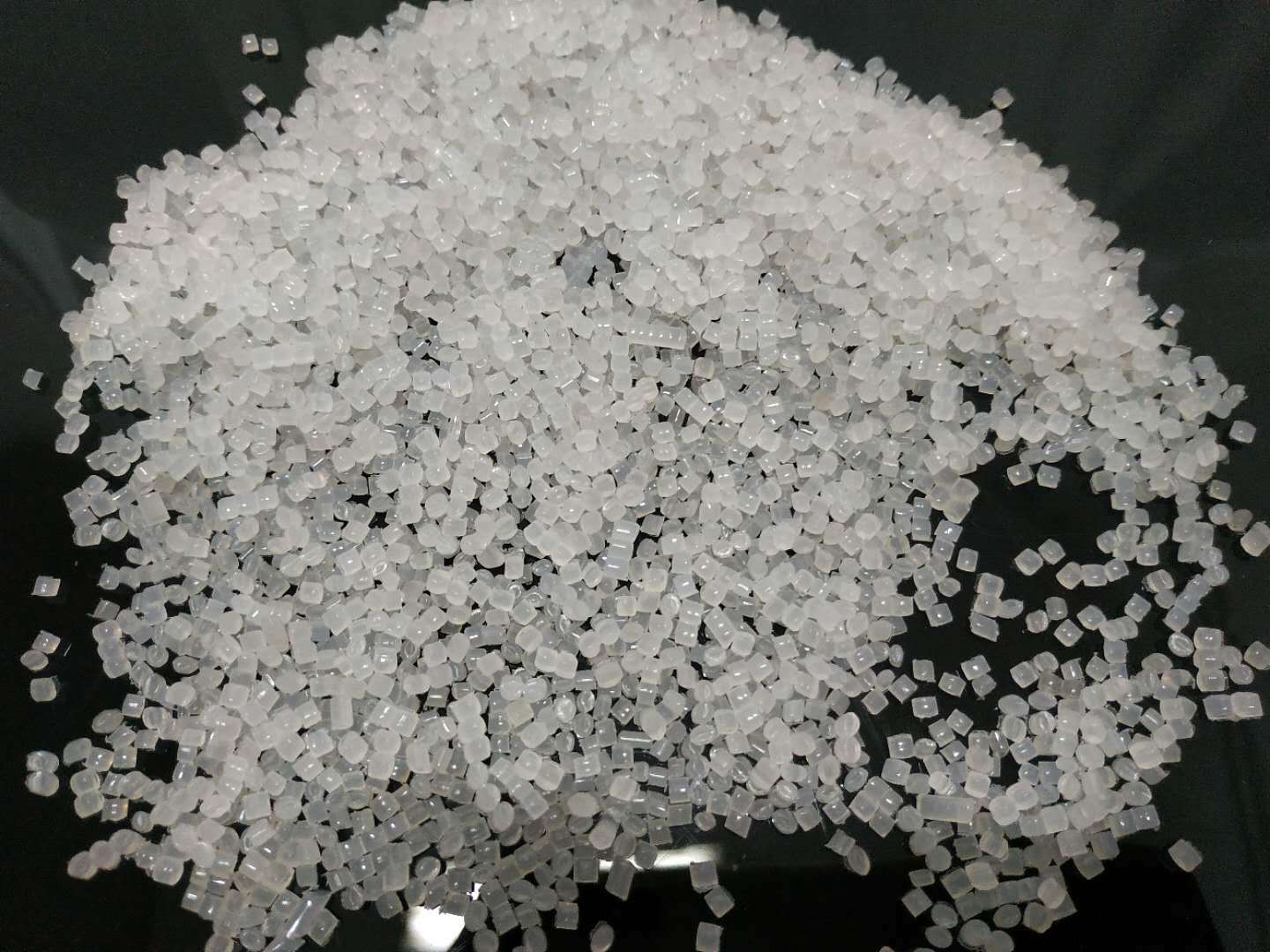 厂家供应ldpe塑料颗粒高压线性ldpe白色吹膜级低密度聚乙烯再生料