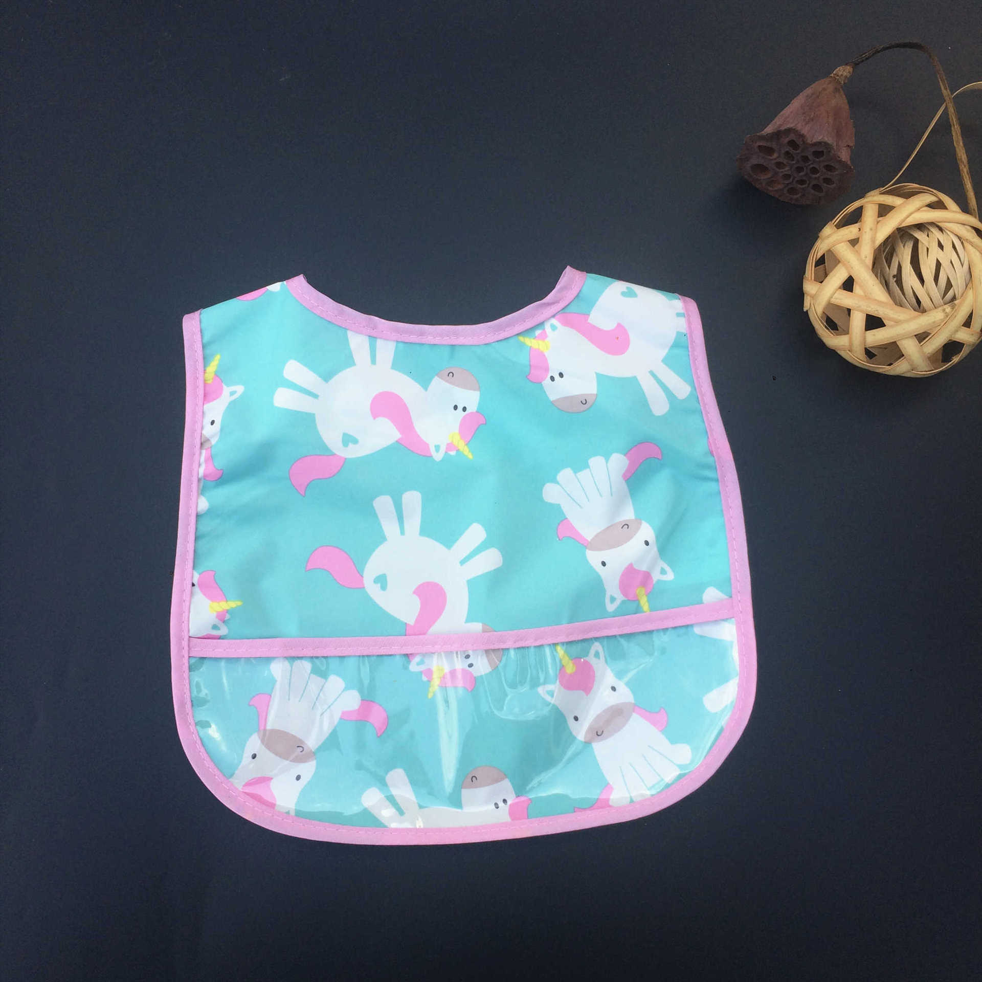 厂家批发婴儿吃饭围兜防水布料免洗宝宝小孩辅食喂饭兜食饭兜围嘴