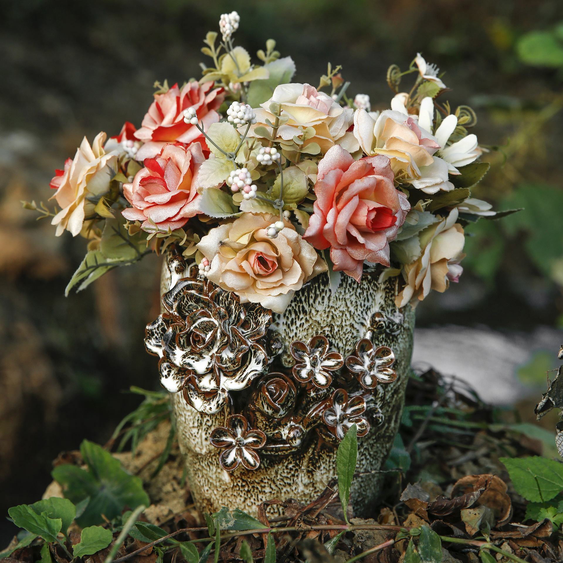 新款陶瓷工艺品家居软装干花水培花器荷叶边豹纹摆件手工国潮风