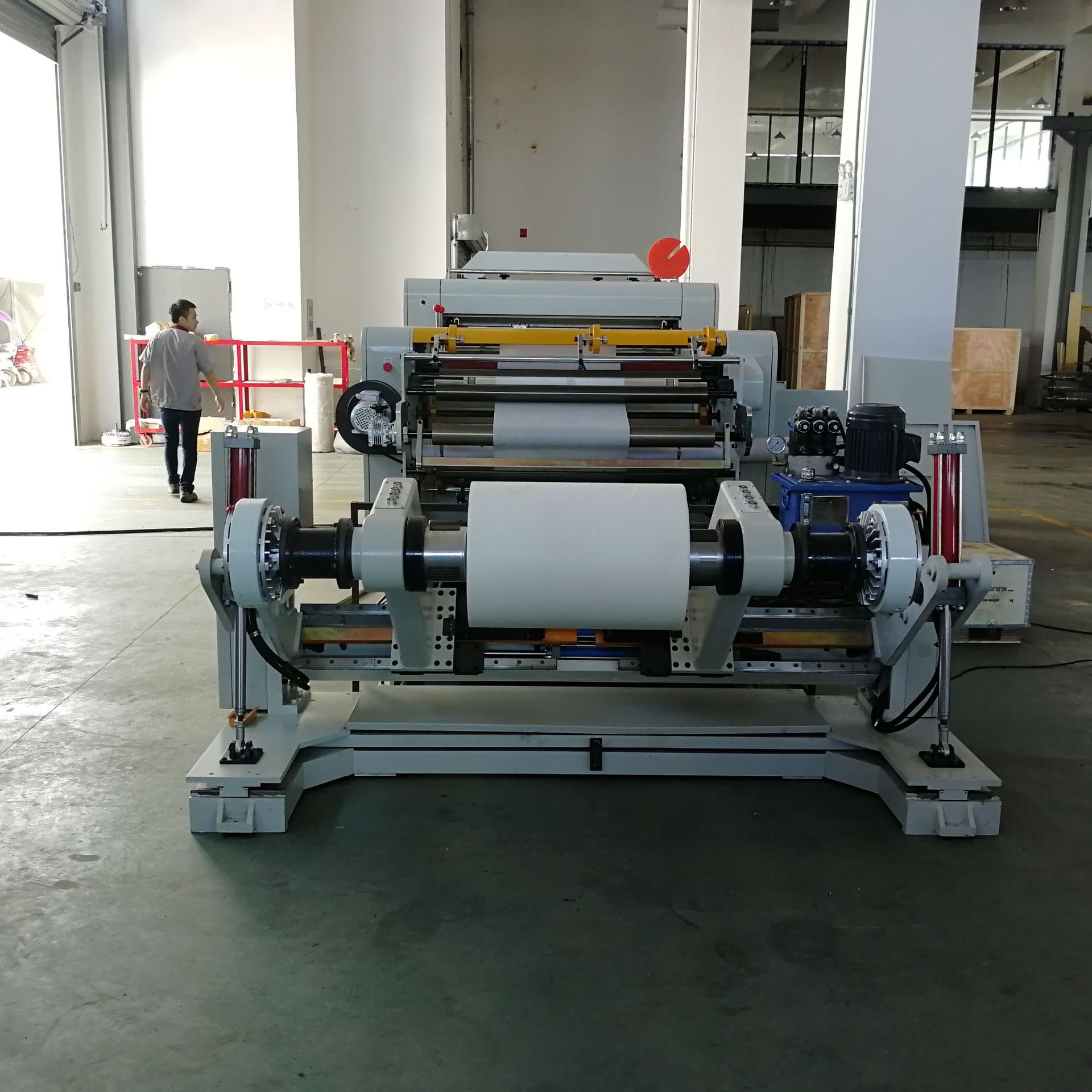 厂家特价直销卷筒不干胶标签开张机,全自动堆纸横切机