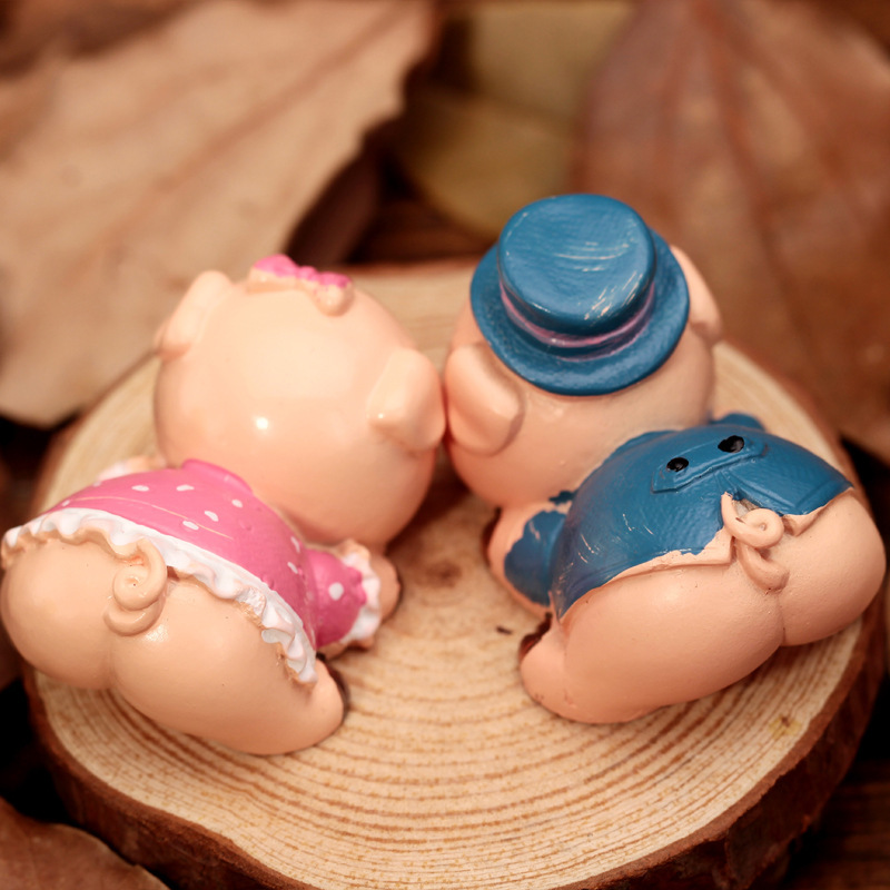 ct0713 小号亲嘴猪,情侣对对猪爱情礼品树脂卡通工艺品批发