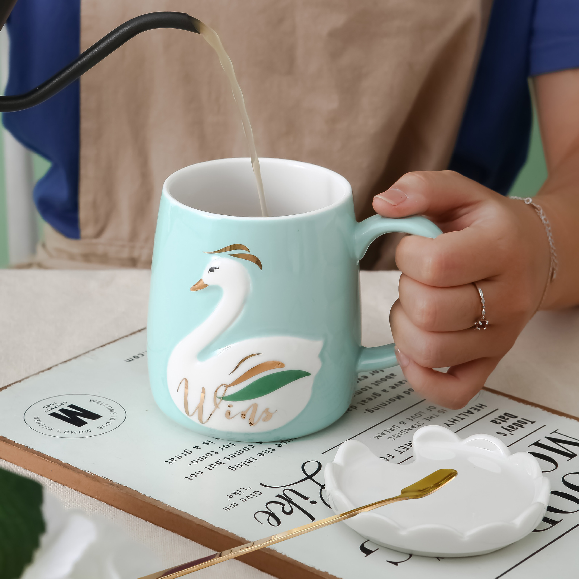 Creative Relief Three-Dimensional Swan Cartoon Ceramic Cup with Cover Spoon European Couple Water Cup Milk Coffee Cup