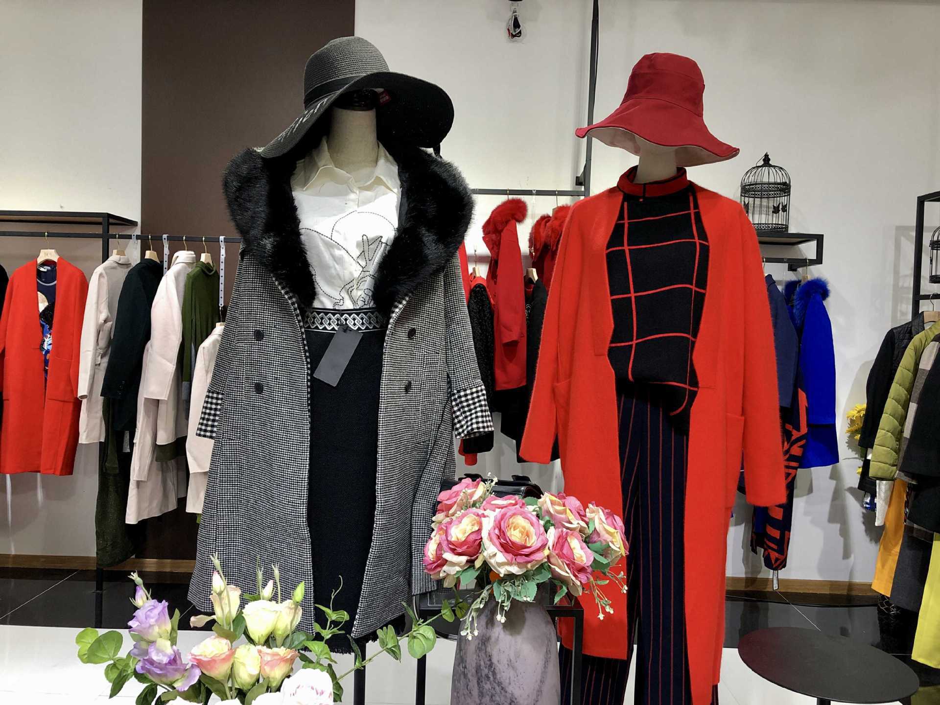 上海一线品牌唯伊19冬 时尚奢华主义女装品牌 尾货库存折扣批发