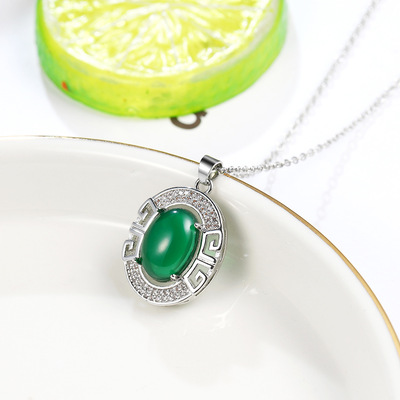 小众设计锁骨链冷淡风马来玉吊坠钛钢链子欧美轻奢时尚潮流复古款