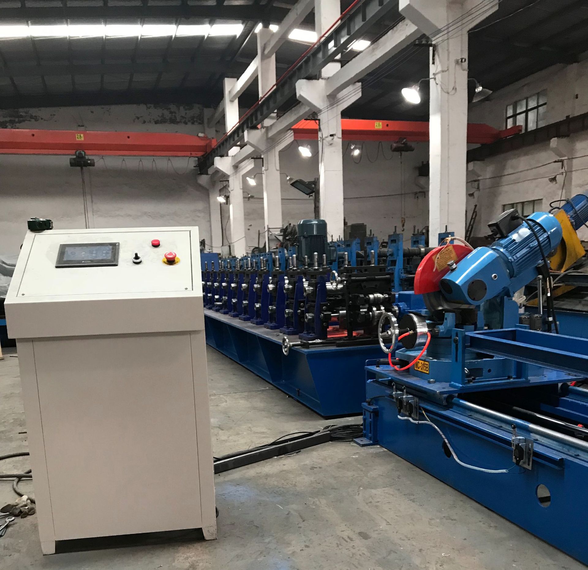 厂家供应异型型材成型机可定制多规格行车轨梁轨道c型冷弯成型机