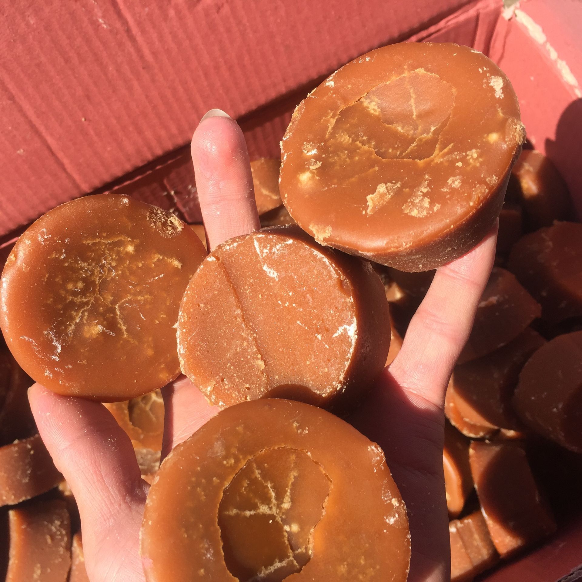 云南甘蔗熬制红糖 巧家小碗红糖红糖批发 产地直销