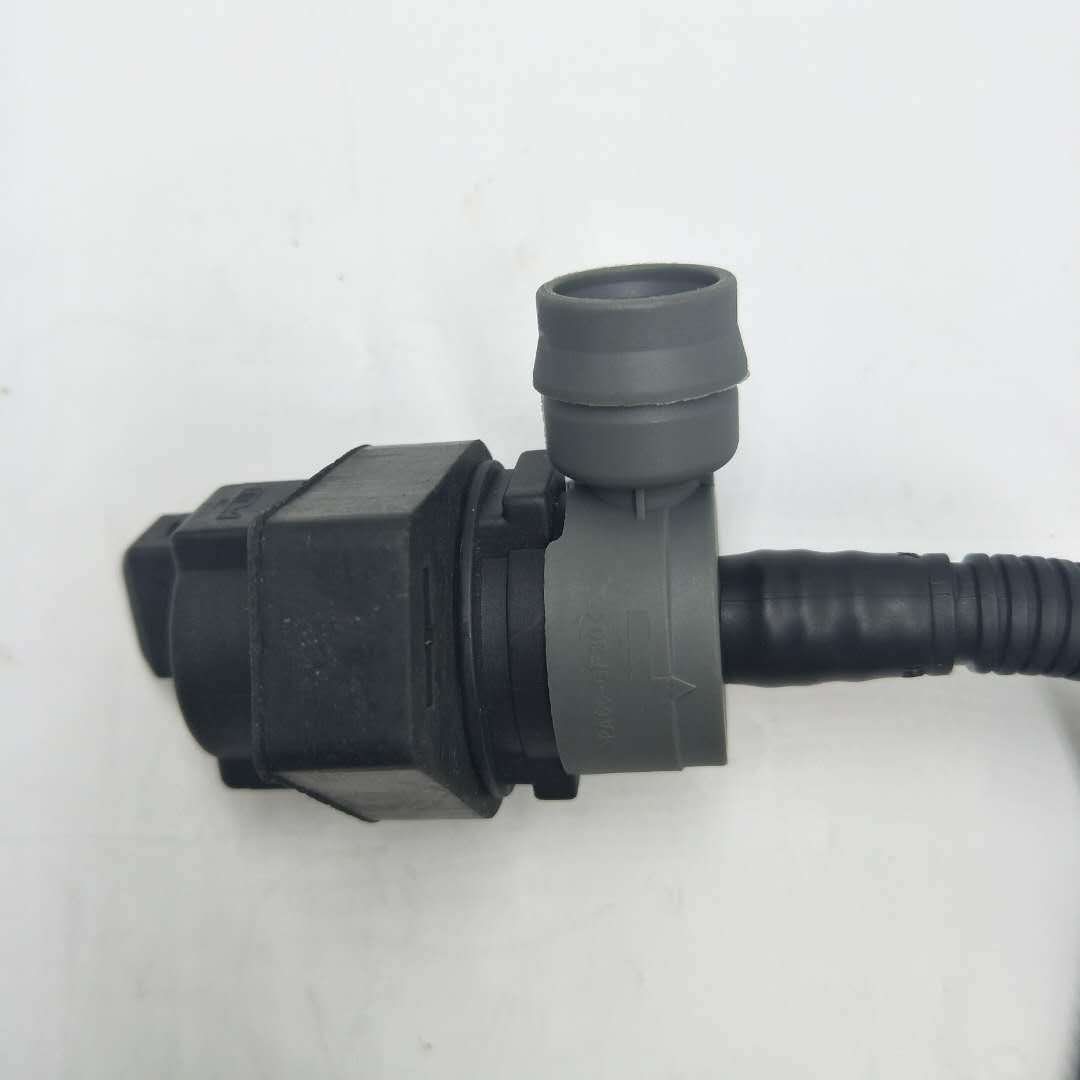 适用于宝马e60e70e82e88燃油箱排气阀碳罐通气阀 13907618643