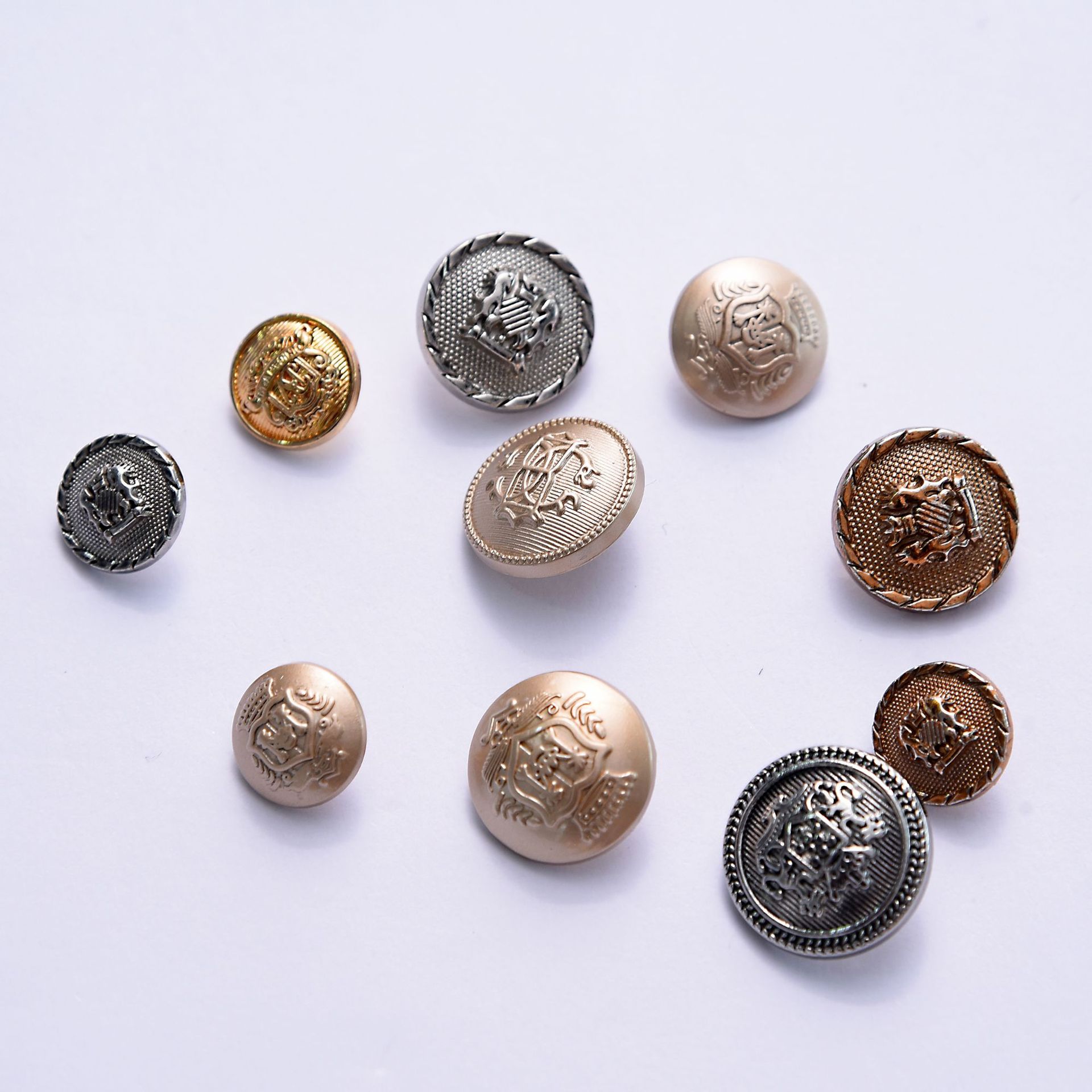 High-Grade Alloy Buttons Electroplated Metal High-Leg Hand-Stitched Buttons Golden， round Coat Trench Coat Buttons