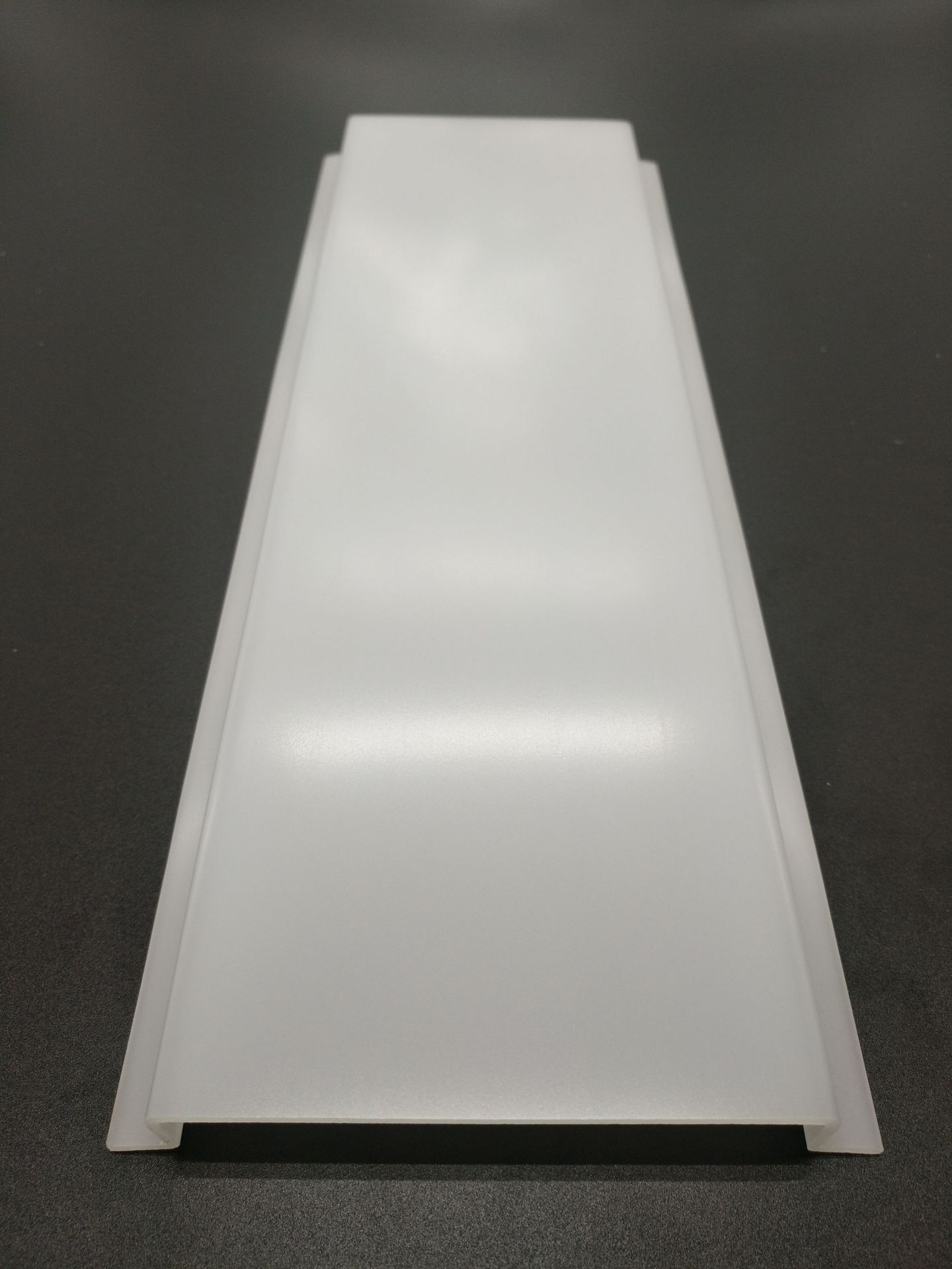 led日光灯灯罩pc灯罩led线条灯灯罩三防灯磨砂灯罩来样加工定制