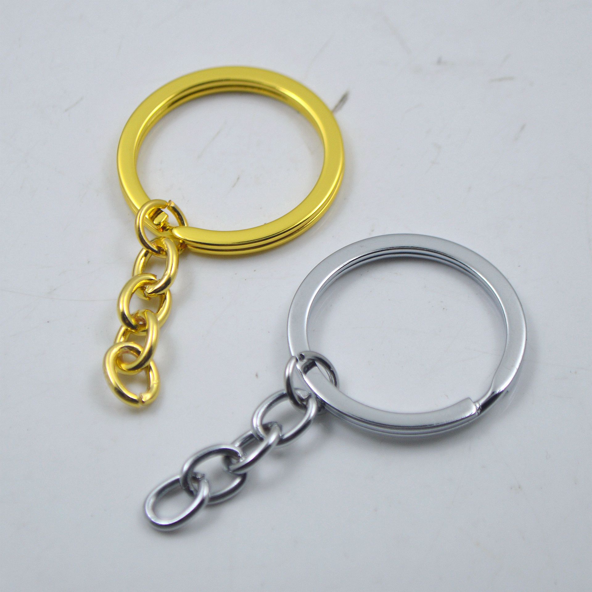 厂家直供30m平圈加4节链条 金属钥匙圈 五金钥匙扣扁圈饰品挂件