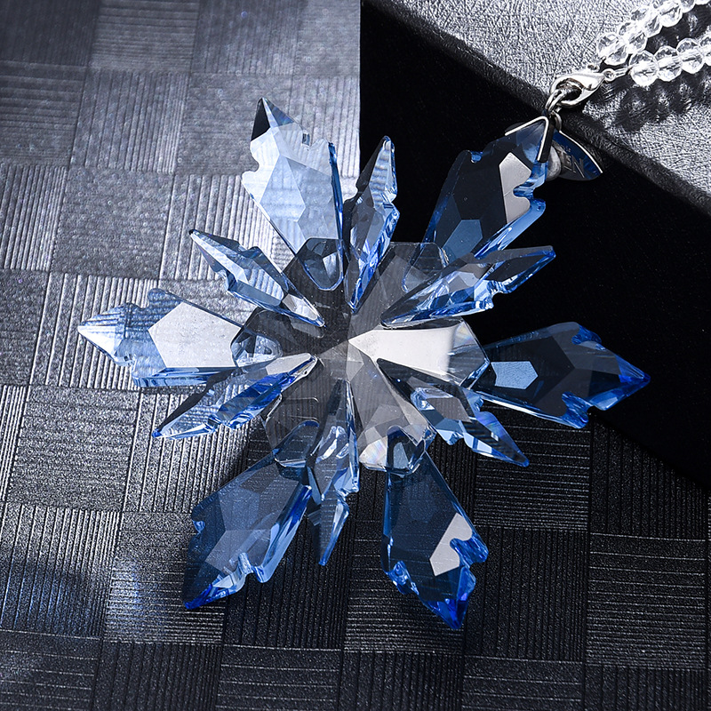 新款彩色雪花水晶车挂批发 创意车内水晶挂饰 百搭车载后视镜挂饰