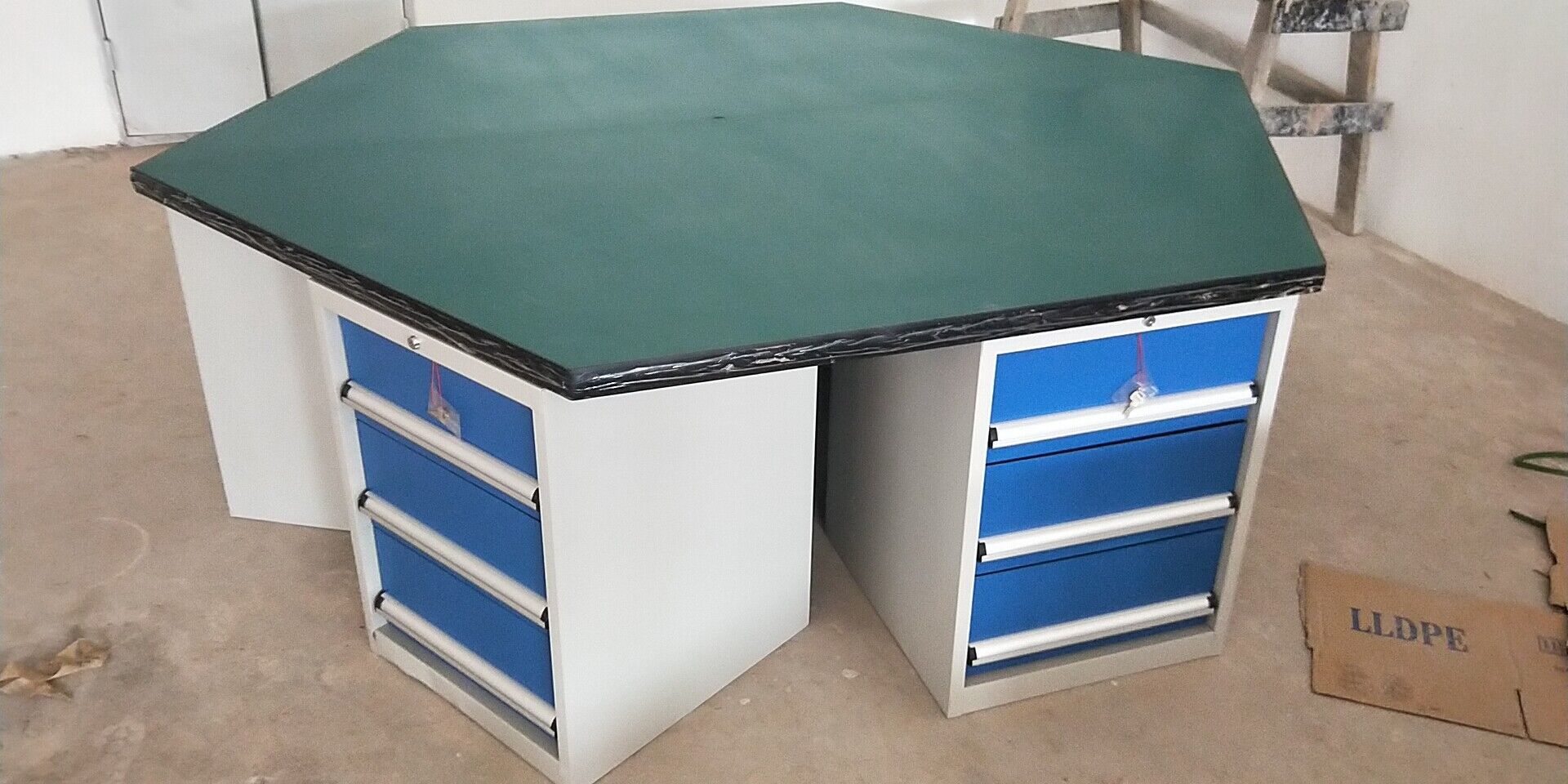 四工位钢板钳工台 模具钳工工作台 发黑钢板试验台 虎钳台
