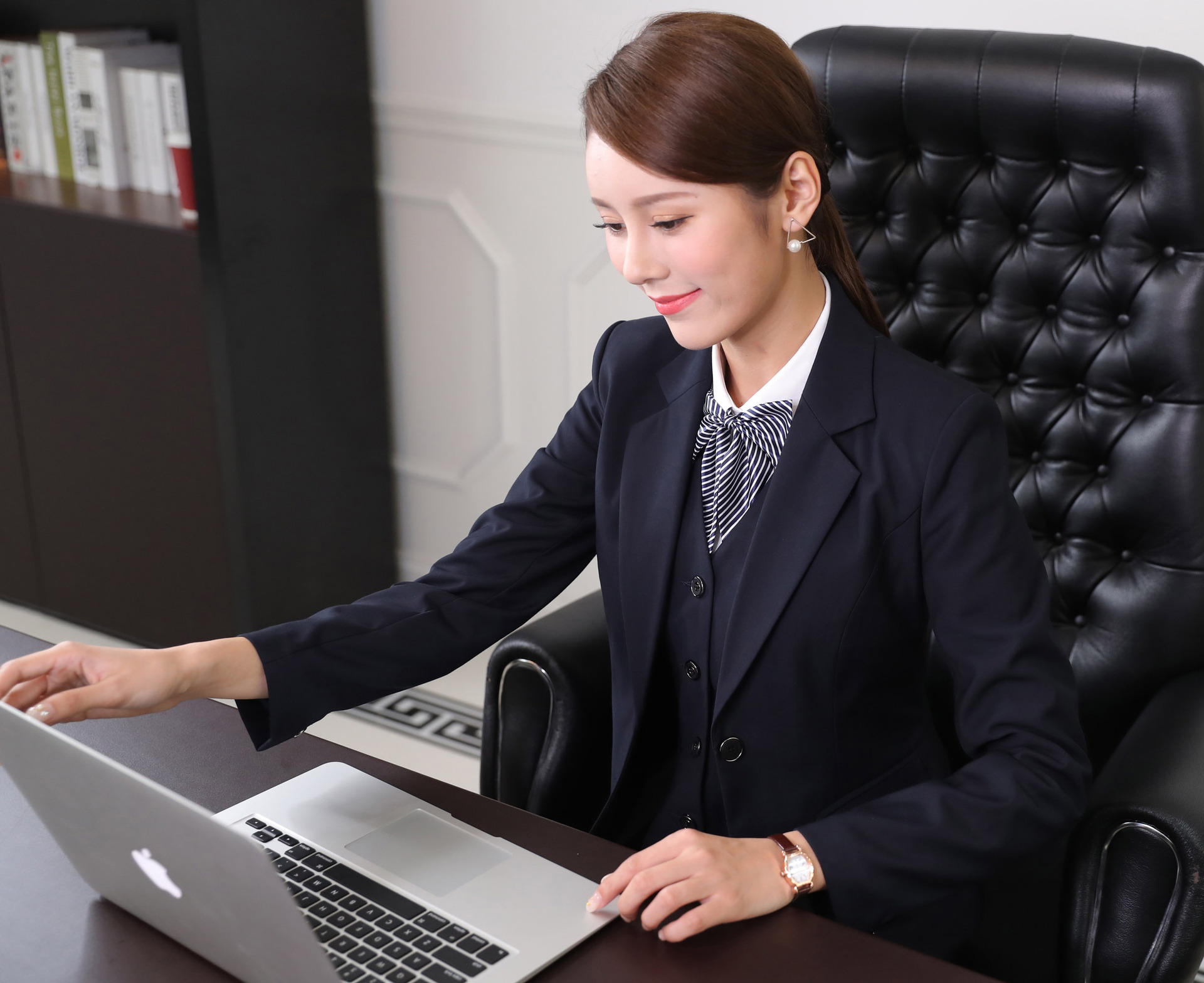 春秋季职业装套装男女同款西装套装西服商务正装加大码销售工作服