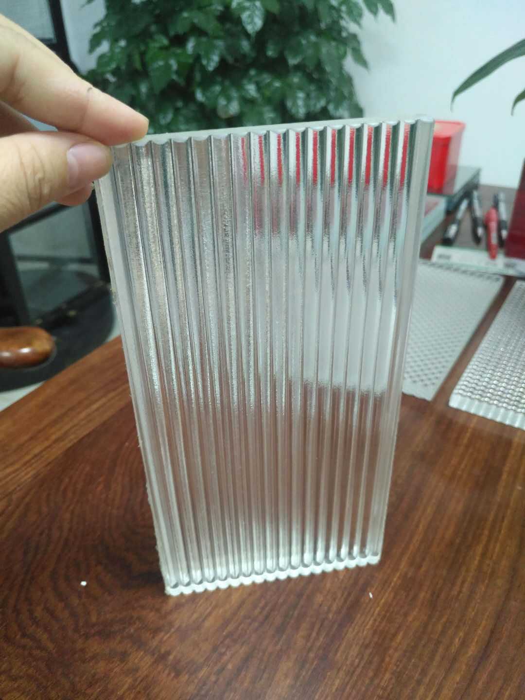 江门夹胶玻璃 夹丝玻璃 5mm超白玻璃 5mm超白长虹 5mm超白聚光