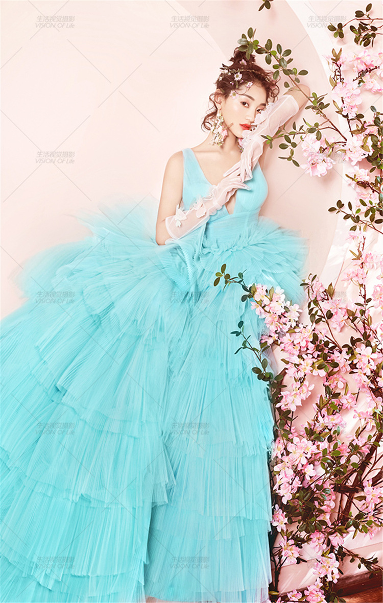 影楼摄影主题服装 森系唯美婚纱深v礼服时尚旅拍外景拍照拖尾彩纱