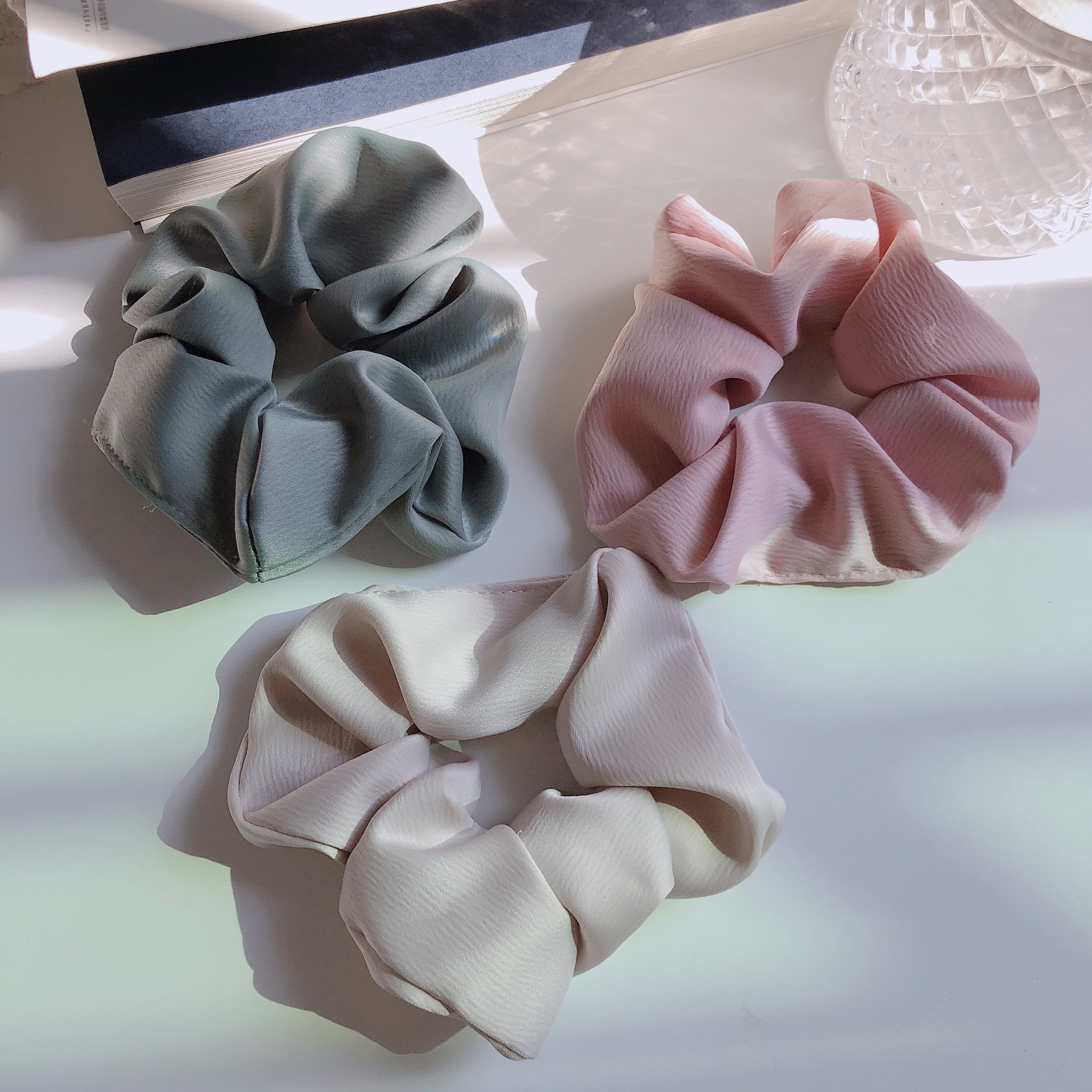 秋冬新款韩国新款布料大肠发圈蚂蚁皱质感气质头绳头花跨境批发女