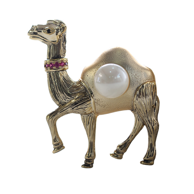 速卖通货源新品沙漠之星金色骆驼胸针男女同款动物别针欧美夸张款