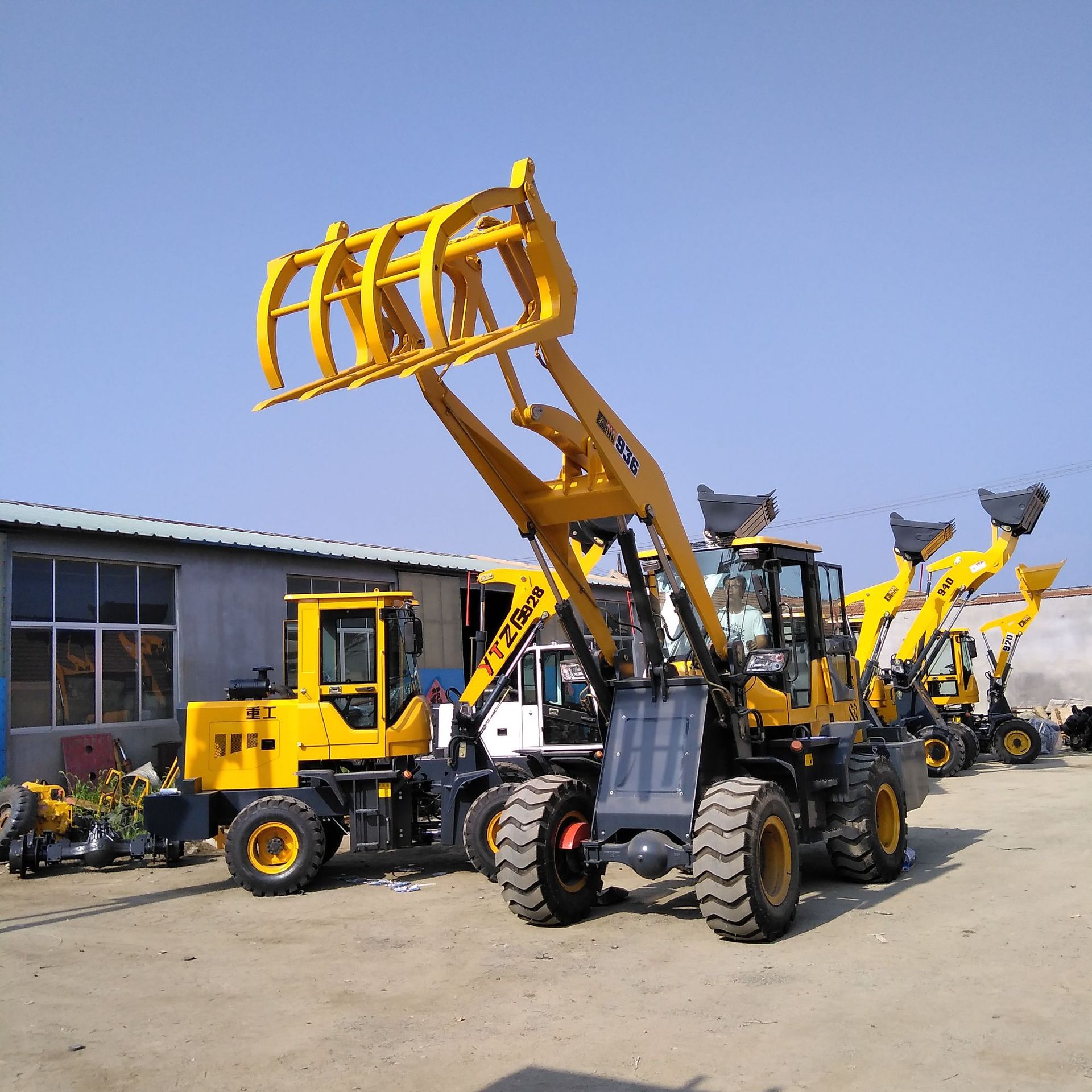 春季热销工地运输小型装载机 矿场林场搬运抓木机 柴油液压装载机