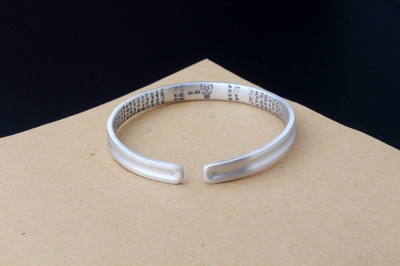 黑泰银饰批发 s999足银六字真言开口手镯 复古心经男女纯银镯子