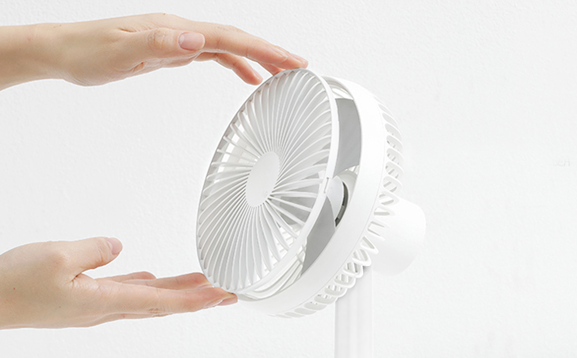 折叠伸缩风扇 2020新款创意usb迷你便携式拉伸风扇m1跨境工厂店