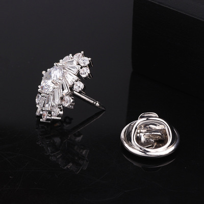 小领花胸针花朵蝴蝶扣镀真金微镶锆石胸花外衣西服配衣饰别针