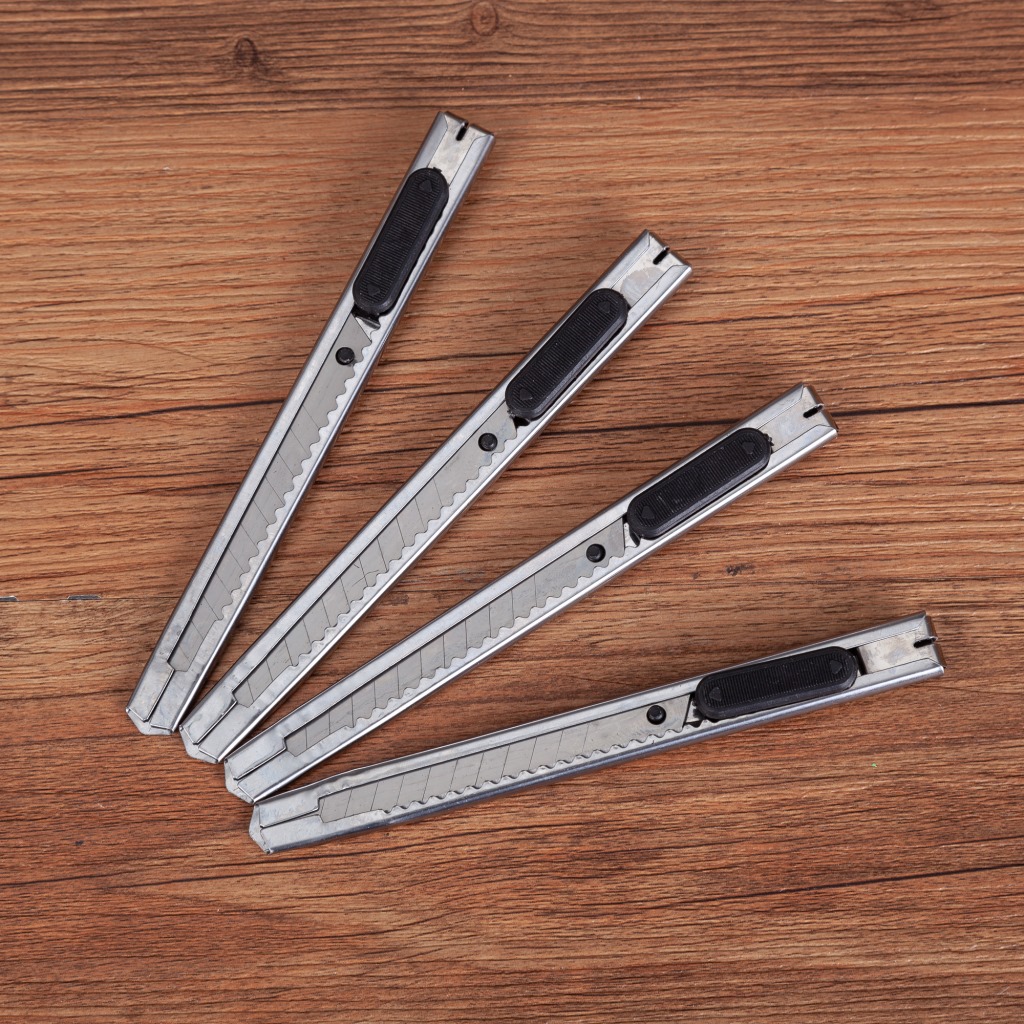 不锈钢美工刀 (赠品特选)9mm不锈钢小号美工刀 削笔刀