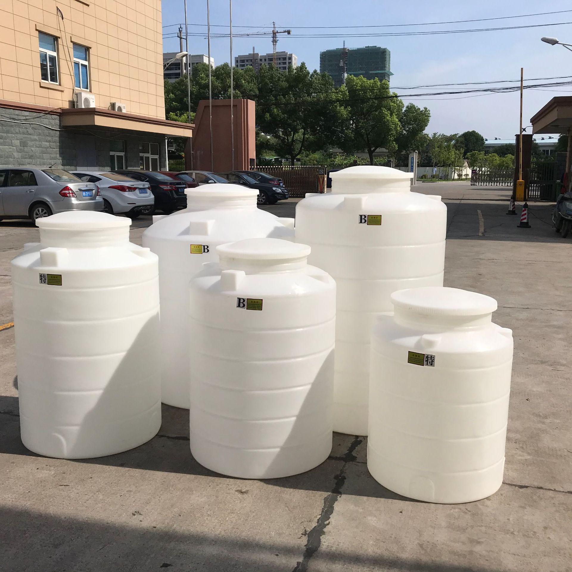 4吨pe水桶 大型滚塑塑料水塔 大型塑料容器水箱pt-400l