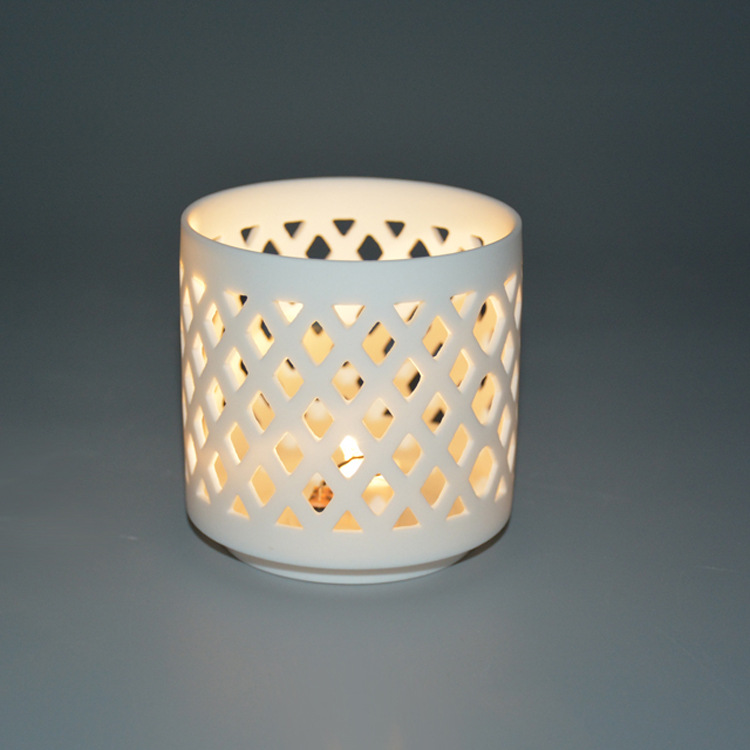 白色陶瓷镂空烛台 中温镂空小蜡烛杯 节日装饰小摆件 圣诞礼品