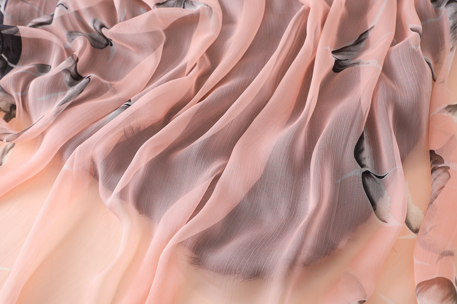 杭州丝绸新款顺纡绉丝巾女 复古花卉印花披肩围巾 青年旅游沙滩巾