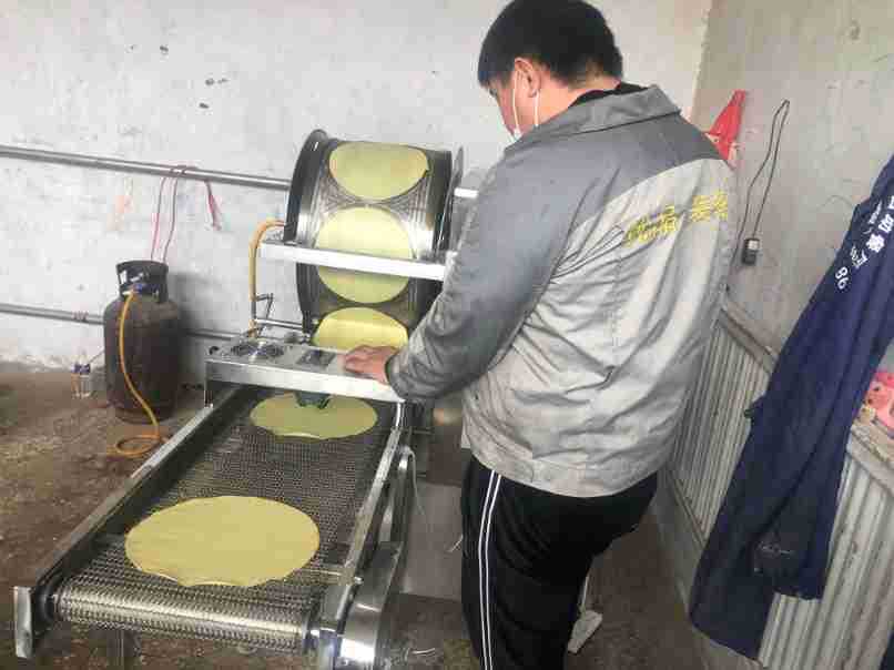 春卷皮机器迷你型 春卷皮机设备制造商 全自动春卷皮机流水线价格