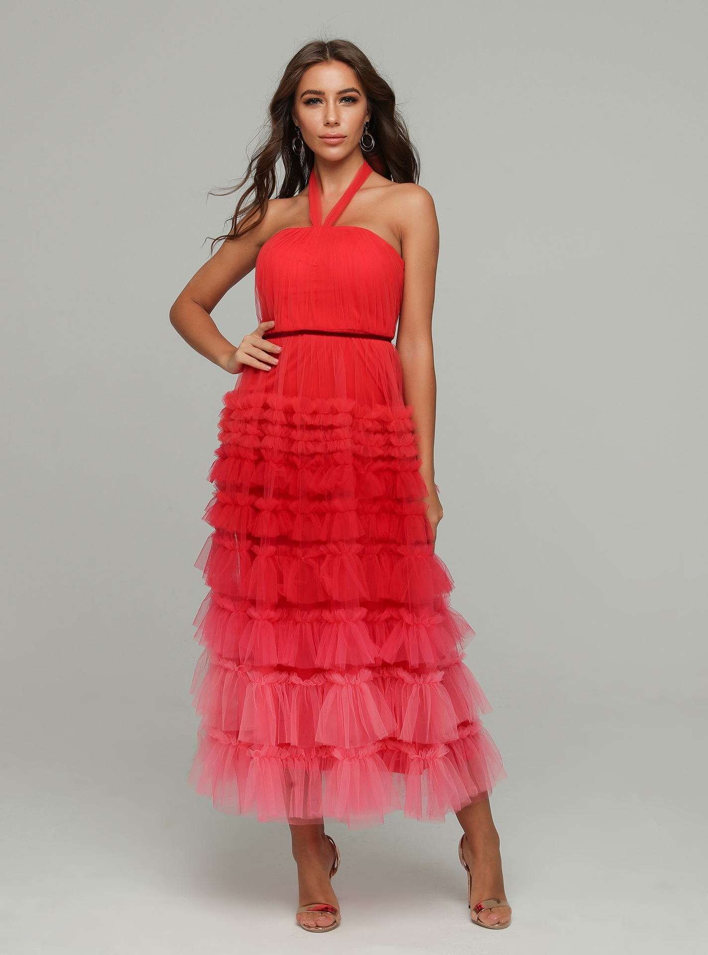 晚礼服女2019秋季新款红色性感宴会连衣裙显瘦挂脖网纱蓬蓬蛋糕裙