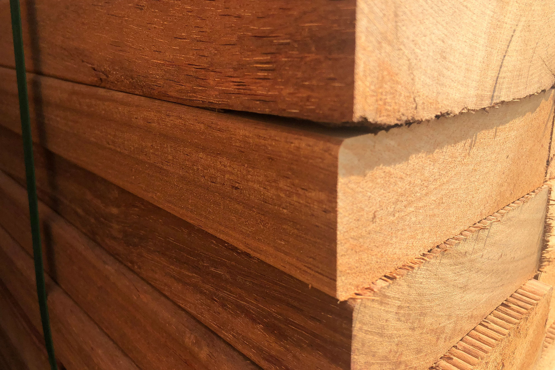 南美菠萝格 菠萝格木材 户外菠萝格木地板批发 菠萝格防腐木供应