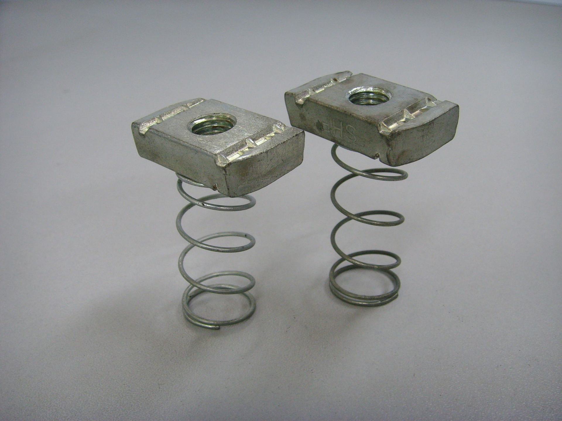 c型钢弹簧螺母 电镀锌热镀锌不锈钢塑翼螺母