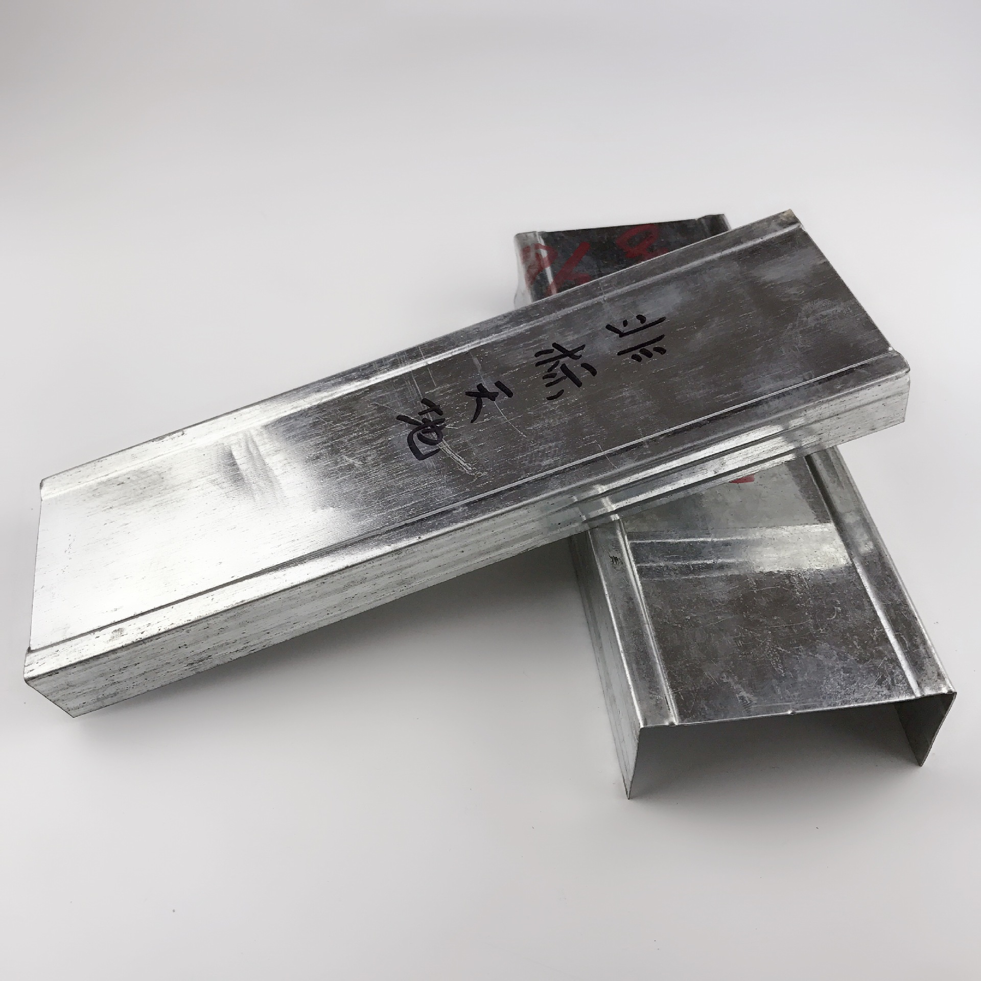 厂家直销c型竖骨天地龙骨建材吊顶材料国标19 轻钢龙骨量大优惠