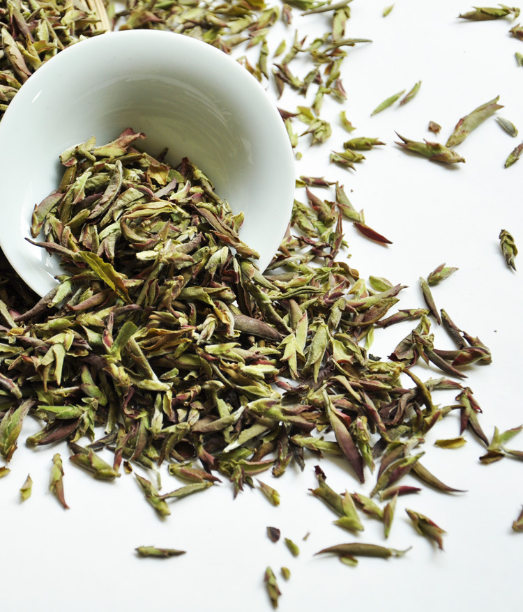 云南普洱茶 邦东大雪山野生芽孢茶 桃花醉 临沧芽苞茶 紫芽绿芽包