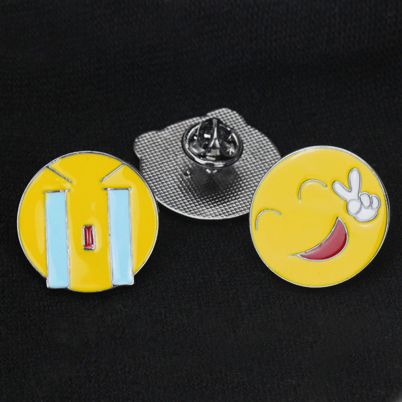 新款儿童笑脸表情胸针现货 外套衬衫配饰可爱金属表情包胸针徽章