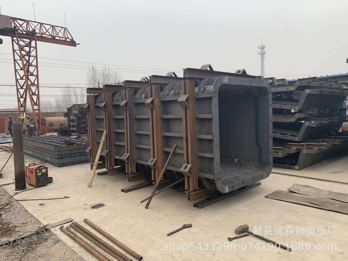 厂家直供方柱模板 铁路高架桥工程建设钢模板 墩柱钢模板定做