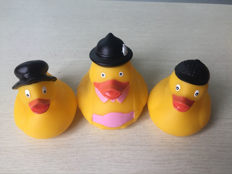 工厂直销小黄鸭pvc玩具公仔 动漫卡通塑胶玩具 搪胶玩偶定制