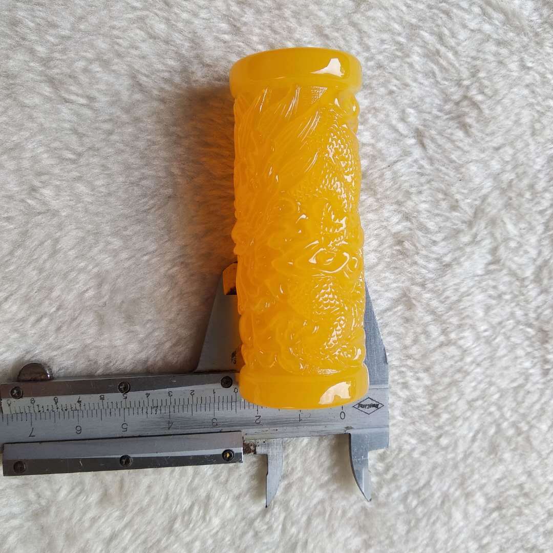 波罗地海鸡油黄飘花蜜蜡龙柱吊坠厂家批发跑展会庙会产品淘宝直播