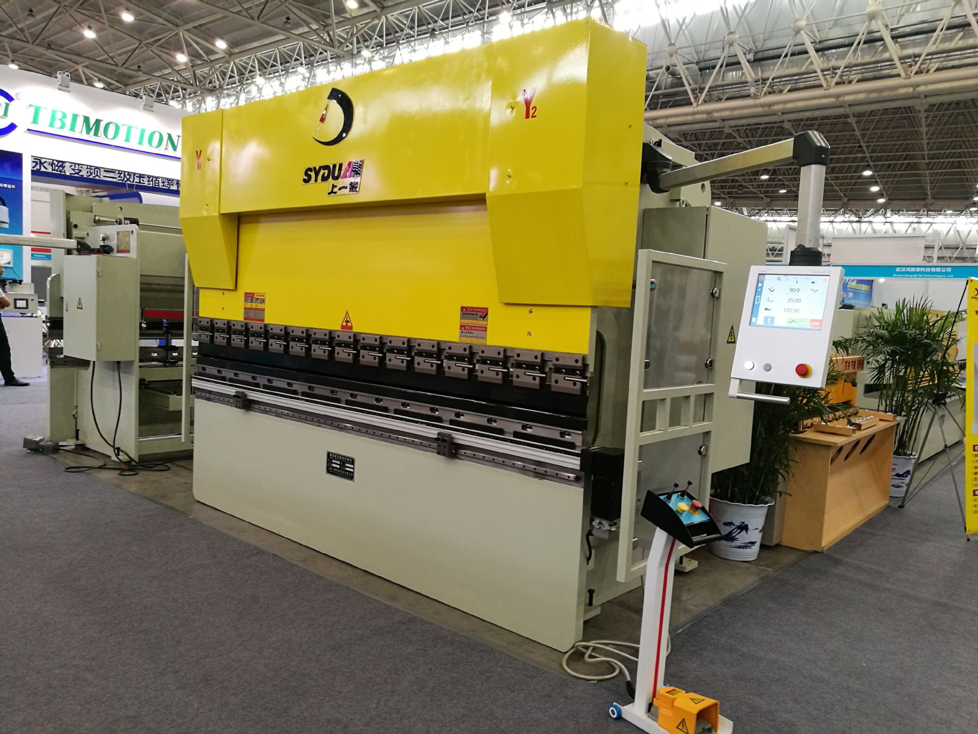 高精度电液伺服数控折弯机折弯机厂家直销