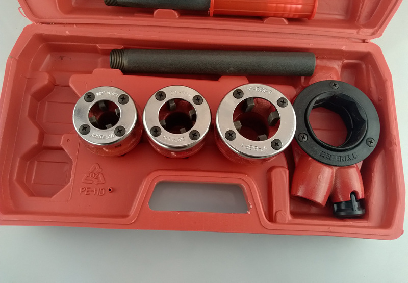 63型轻型管子套丝扳手 便携式管子铰扳 62型手动套丝铰板