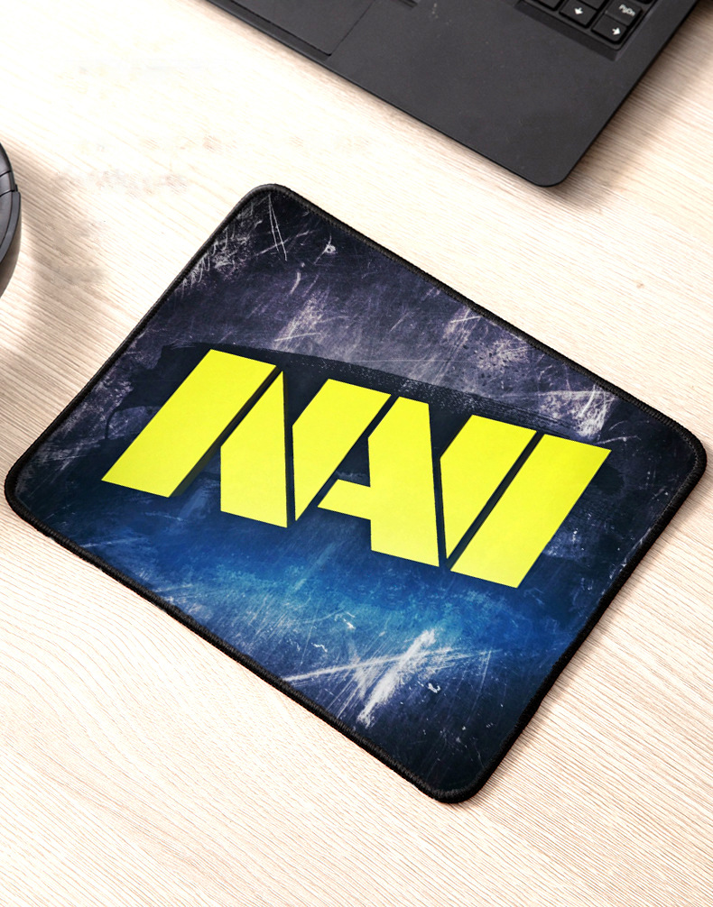 游戏品牌滑鼠垫网吧鼠标垫办公桌垫定制加大加厚多款天然橡胶鼠标