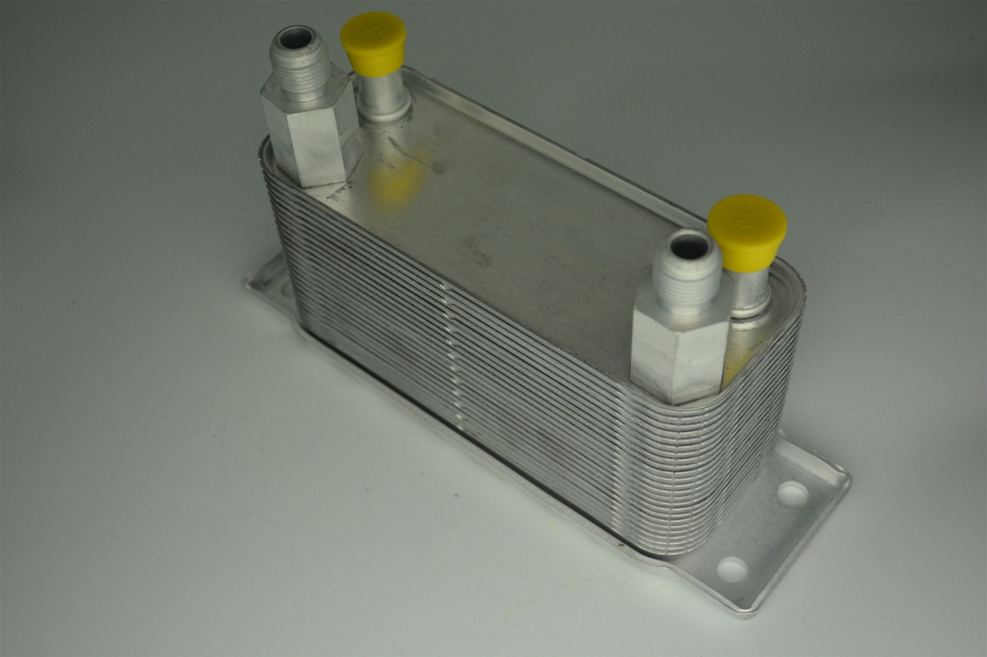 发动机机油散热器冷却器油冷器68004317aa