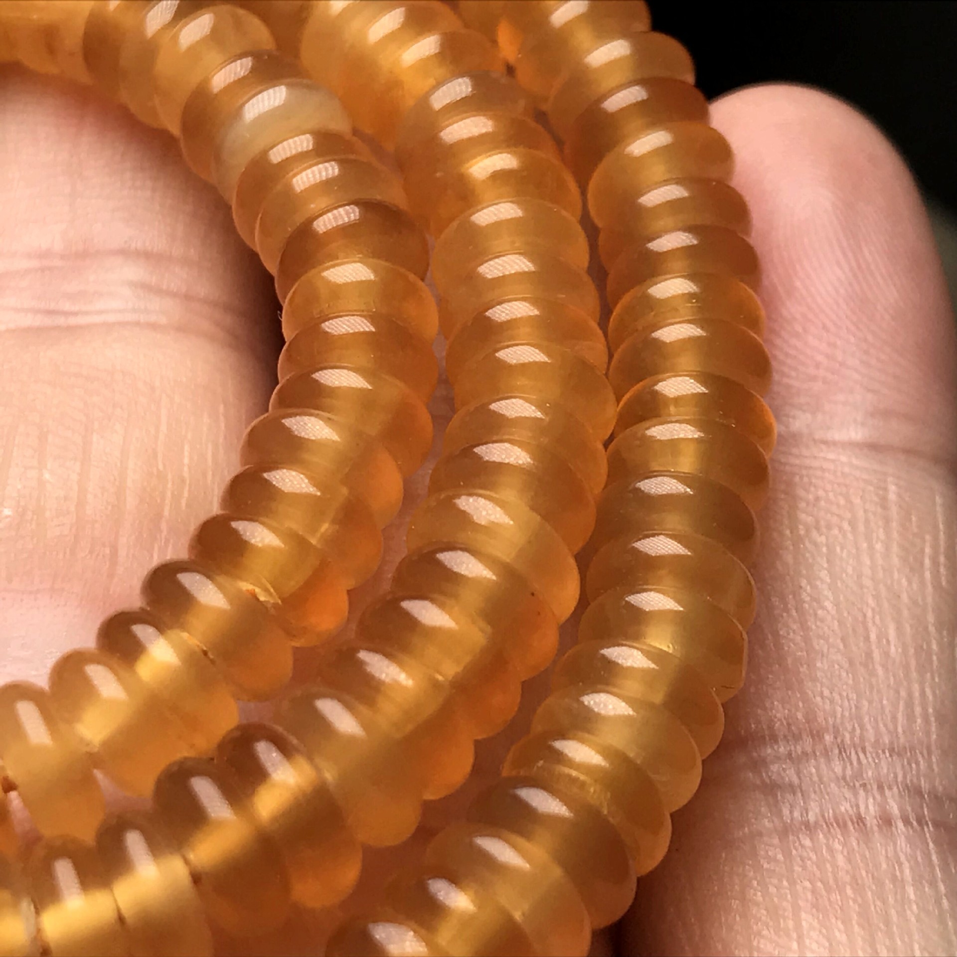 厂家批发天然黄金甲山龟壳手链 山龟算盘珠片珠108佛珠手链批发