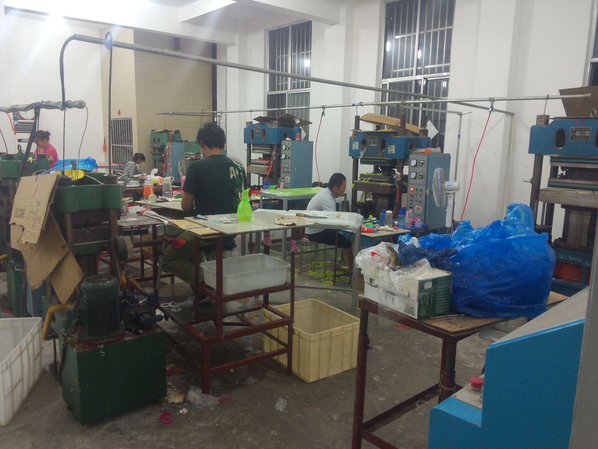 免费开模具定制 工业级各种橡胶制品 导电硅胶制品耐高温 硅胶厂